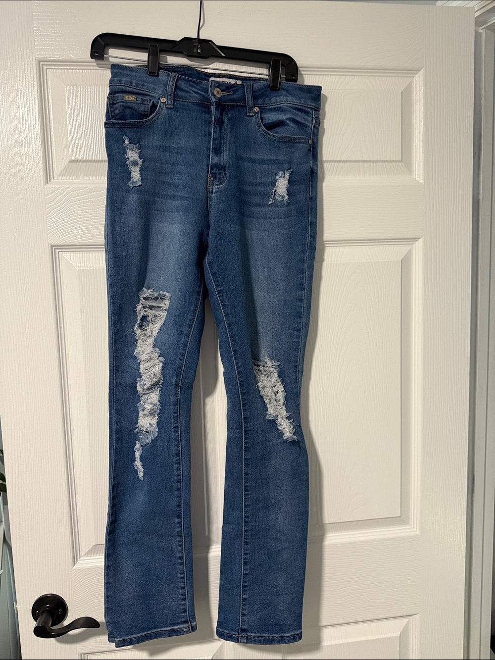 Tag Women's Distressed Mid Blue Skinny Jeans
